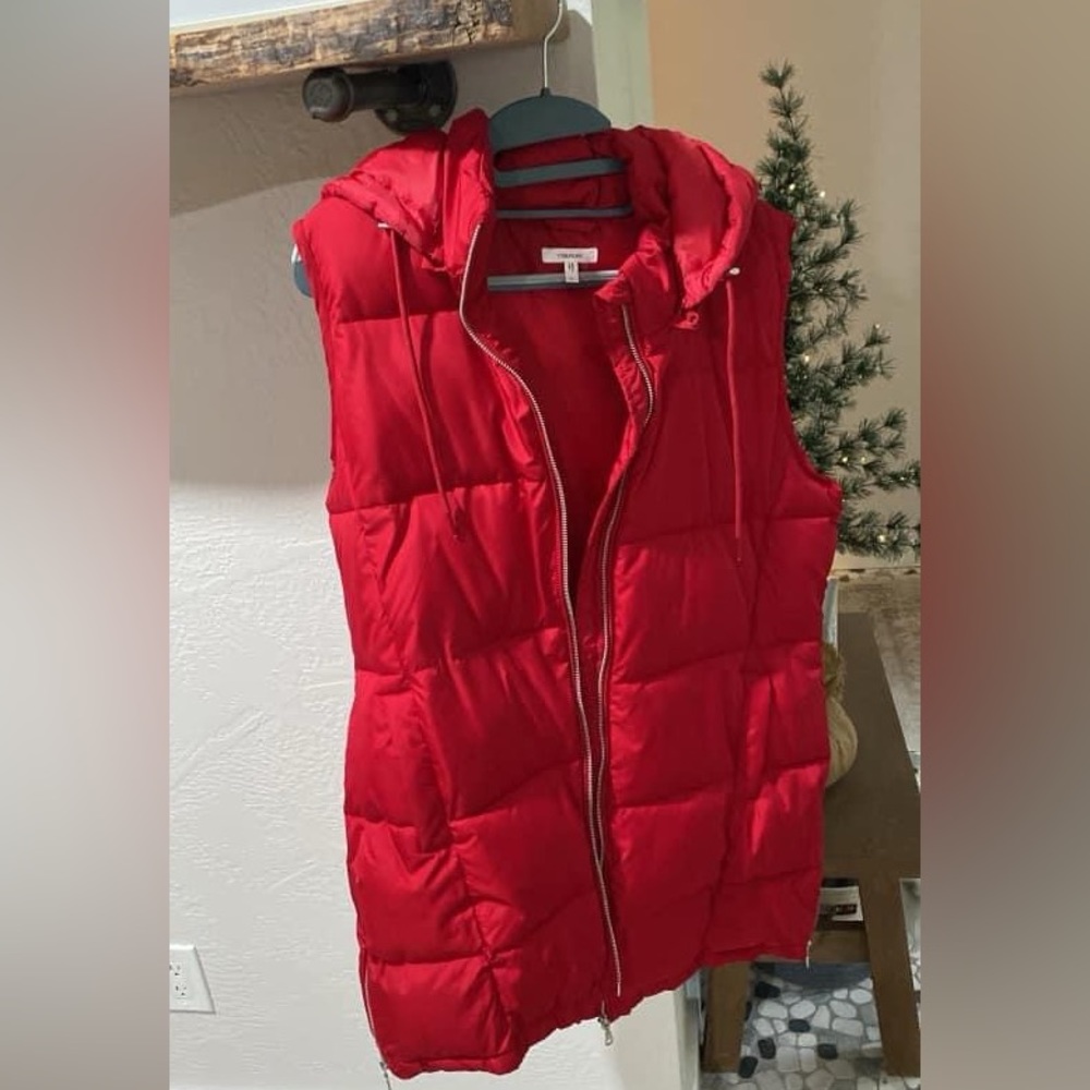 Women’s red vest sz L